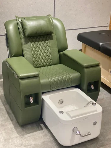 Robust Mani-Pedi Station
