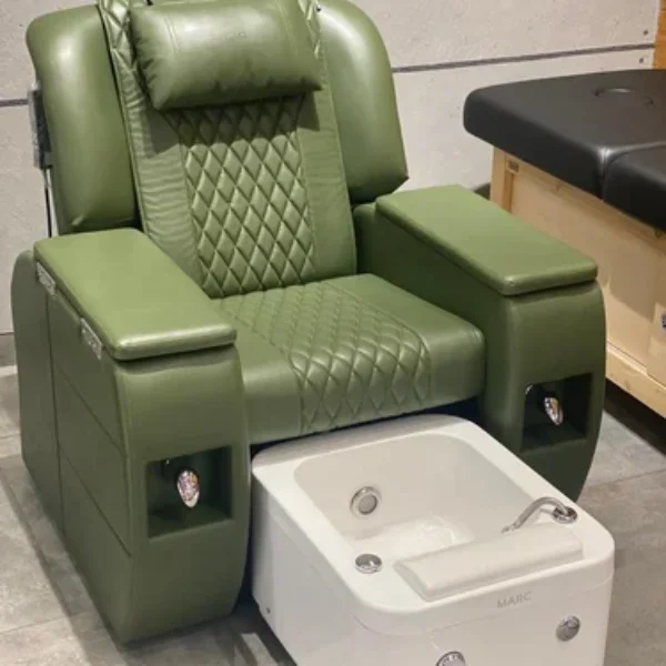 Robust Mani-Pedi Station